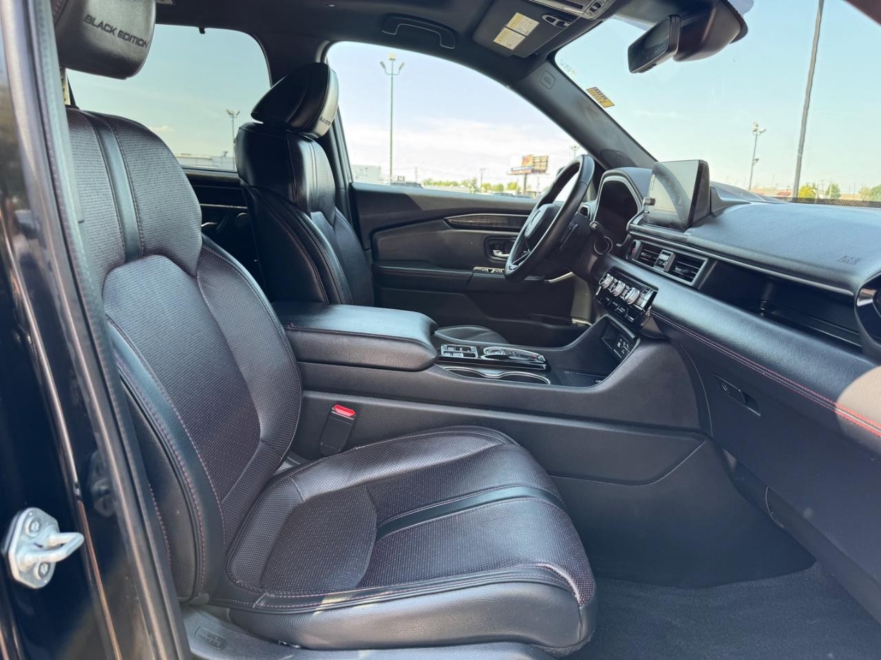 Honda Pilot Vehicle Full-screen Gallery Image 18