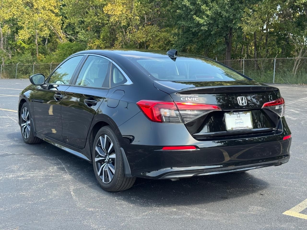 Honda Civic Sedan Vehicle Full-screen Gallery Image 06