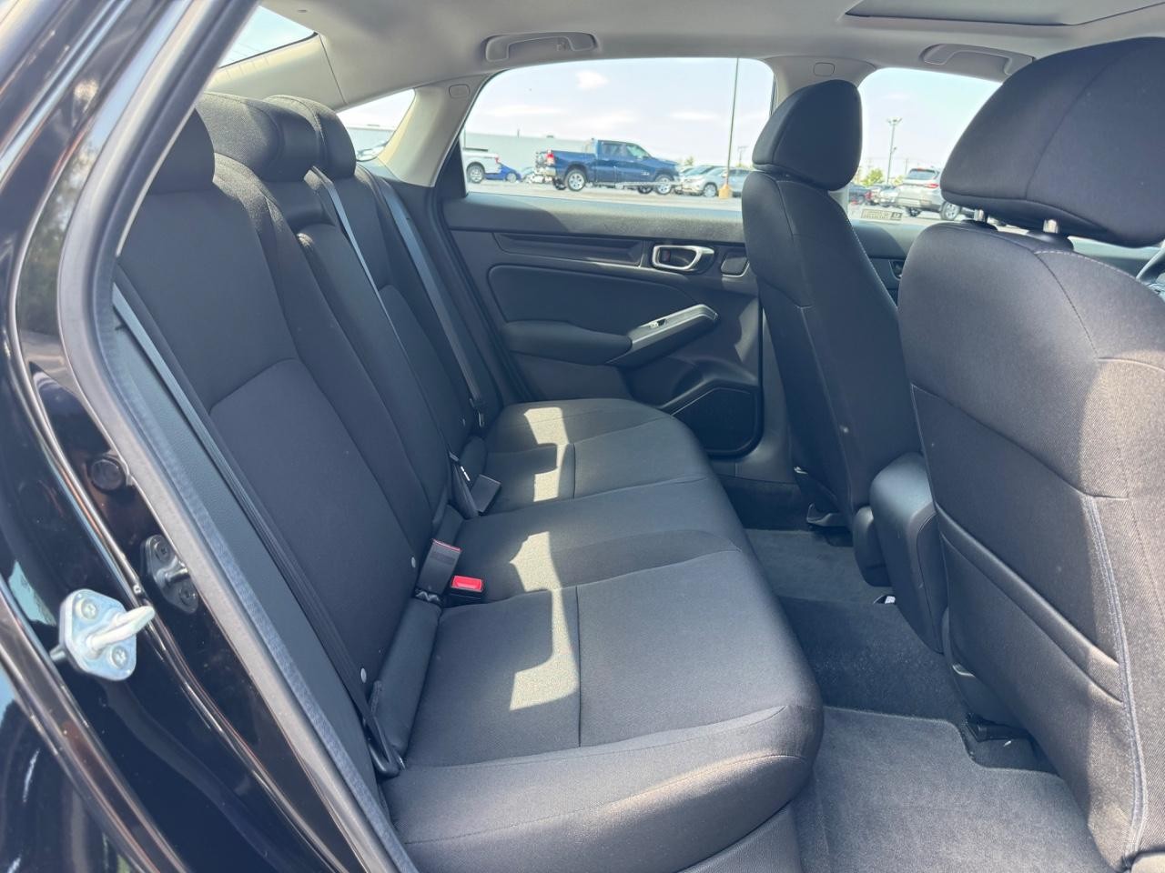 Honda Civic Sedan Vehicle Full-screen Gallery Image 10