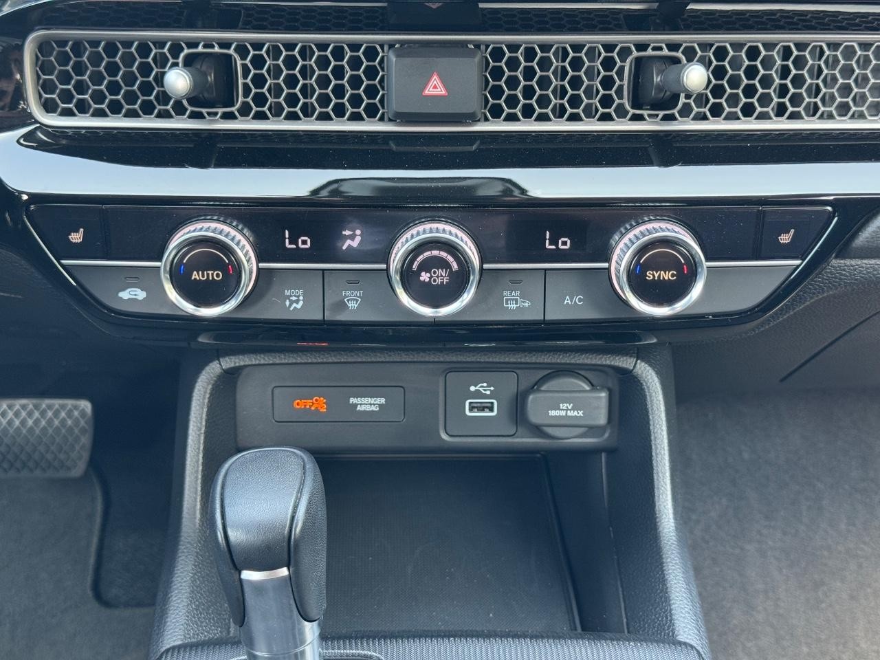 Honda Civic Sedan Vehicle Full-screen Gallery Image 14