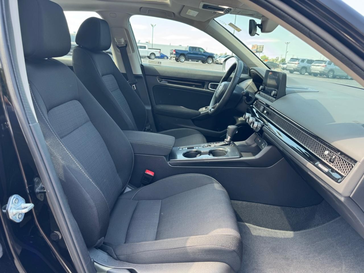 Honda Civic Sedan Vehicle Full-screen Gallery Image 16