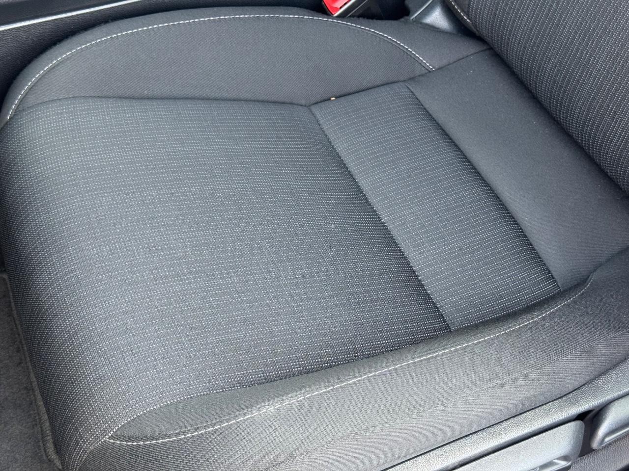 Honda Civic Sedan Vehicle Full-screen Gallery Image 25