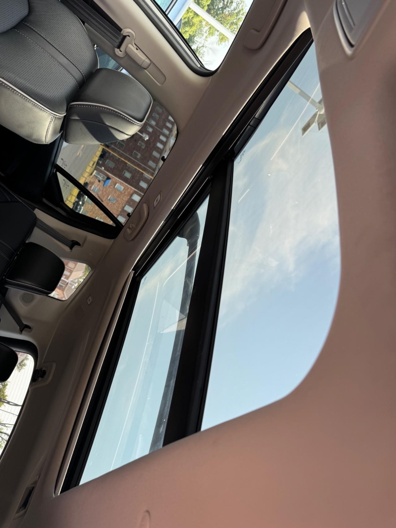 Honda Pilot Vehicle Full-screen Gallery Image 20