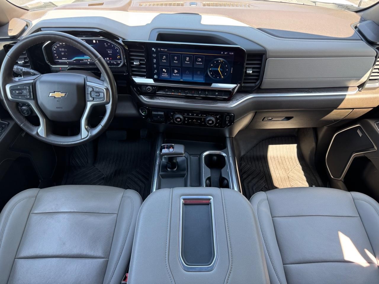 Chevrolet Silverado 1500 Vehicle Full-screen Gallery Image 11