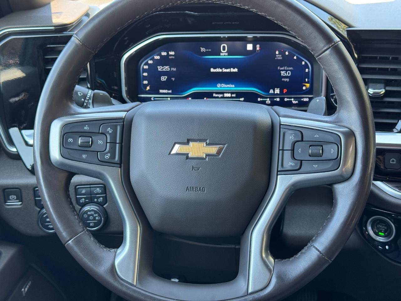 Chevrolet Silverado 1500 Vehicle Full-screen Gallery Image 12