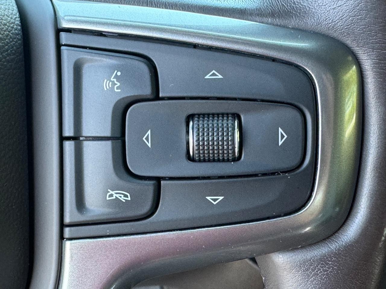 Chevrolet Silverado 1500 Vehicle Full-screen Gallery Image 21