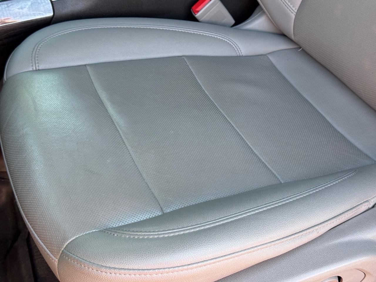 Chevrolet Silverado 1500 Vehicle Full-screen Gallery Image 26