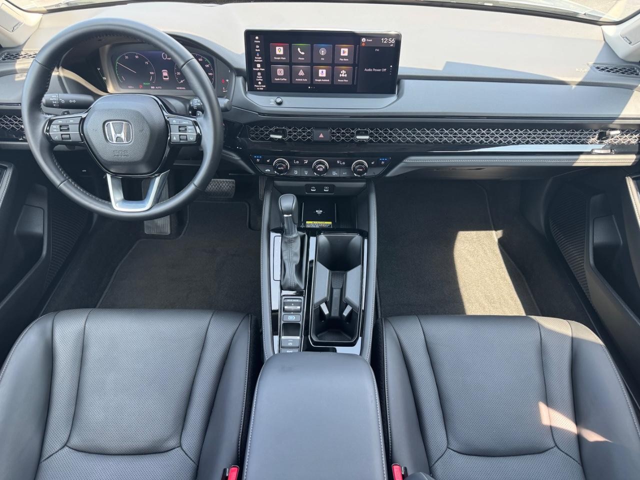 Honda Accord Hybrid Vehicle Full-screen Gallery Image 11