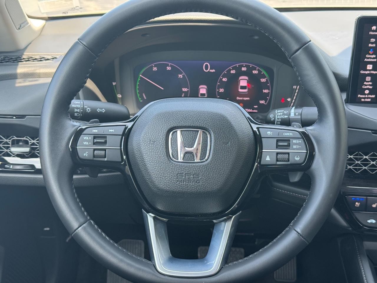 Honda Accord Hybrid Vehicle Full-screen Gallery Image 12