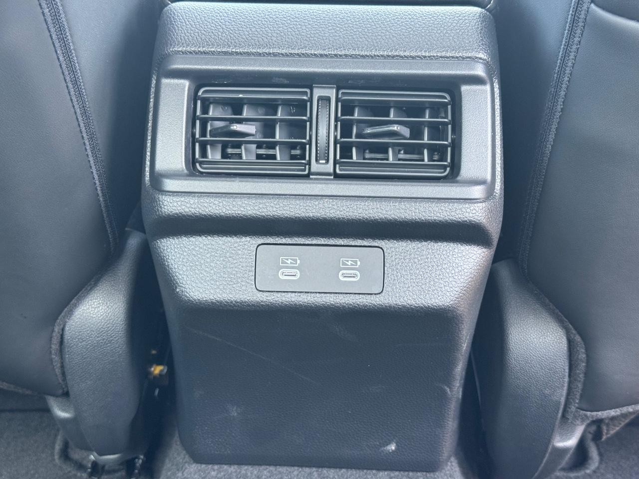 Honda Accord Hybrid Vehicle Full-screen Gallery Image 16