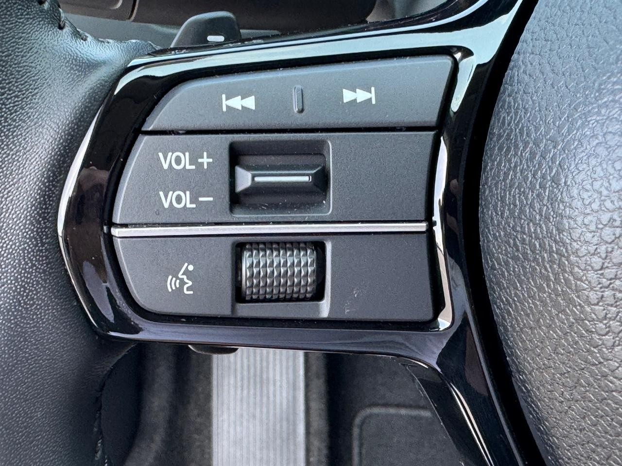 Honda Accord Hybrid Vehicle Full-screen Gallery Image 21