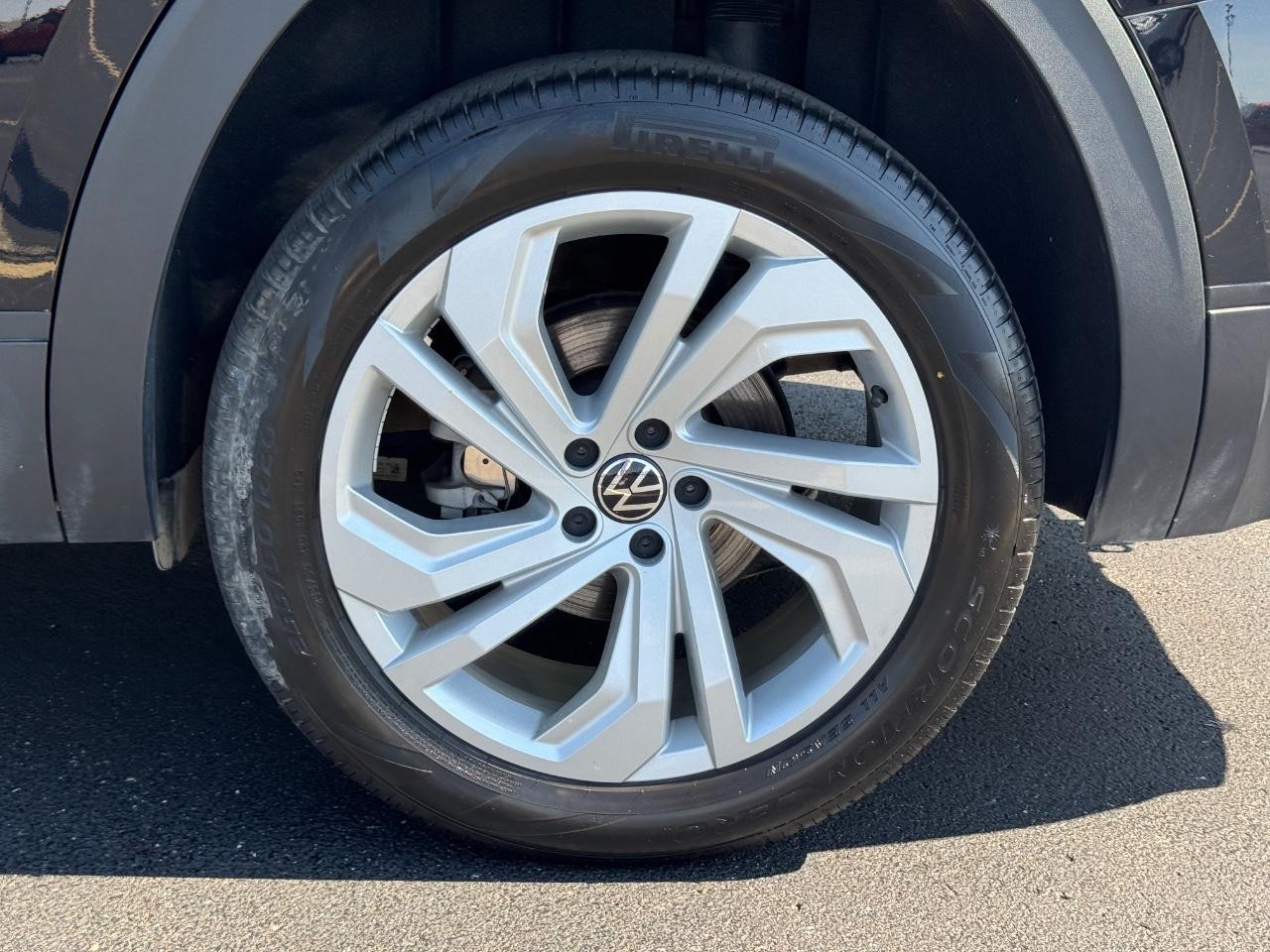 Volkswagen Atlas Vehicle Full-screen Gallery Image 07