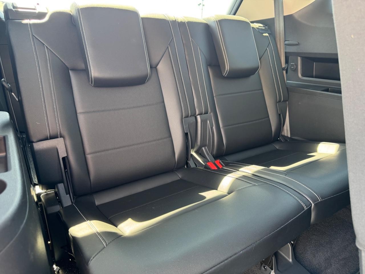 Volkswagen Atlas Vehicle Full-screen Gallery Image 11