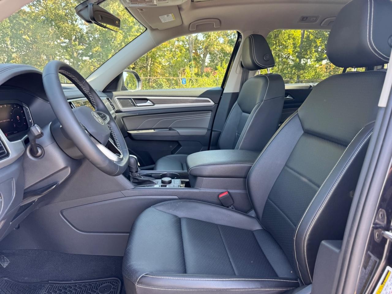 Volkswagen Atlas Vehicle Full-screen Gallery Image 19