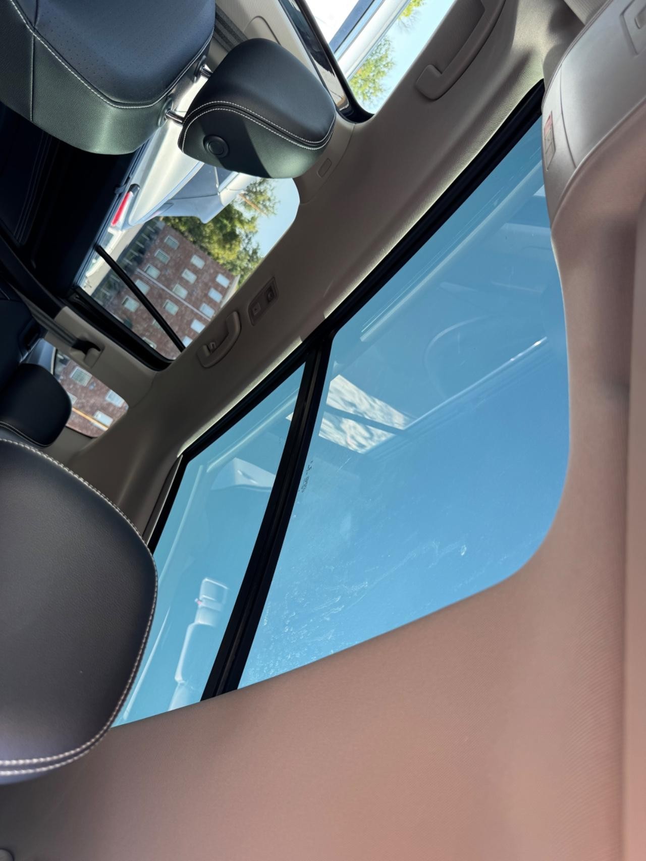 Volkswagen Atlas Vehicle Full-screen Gallery Image 20