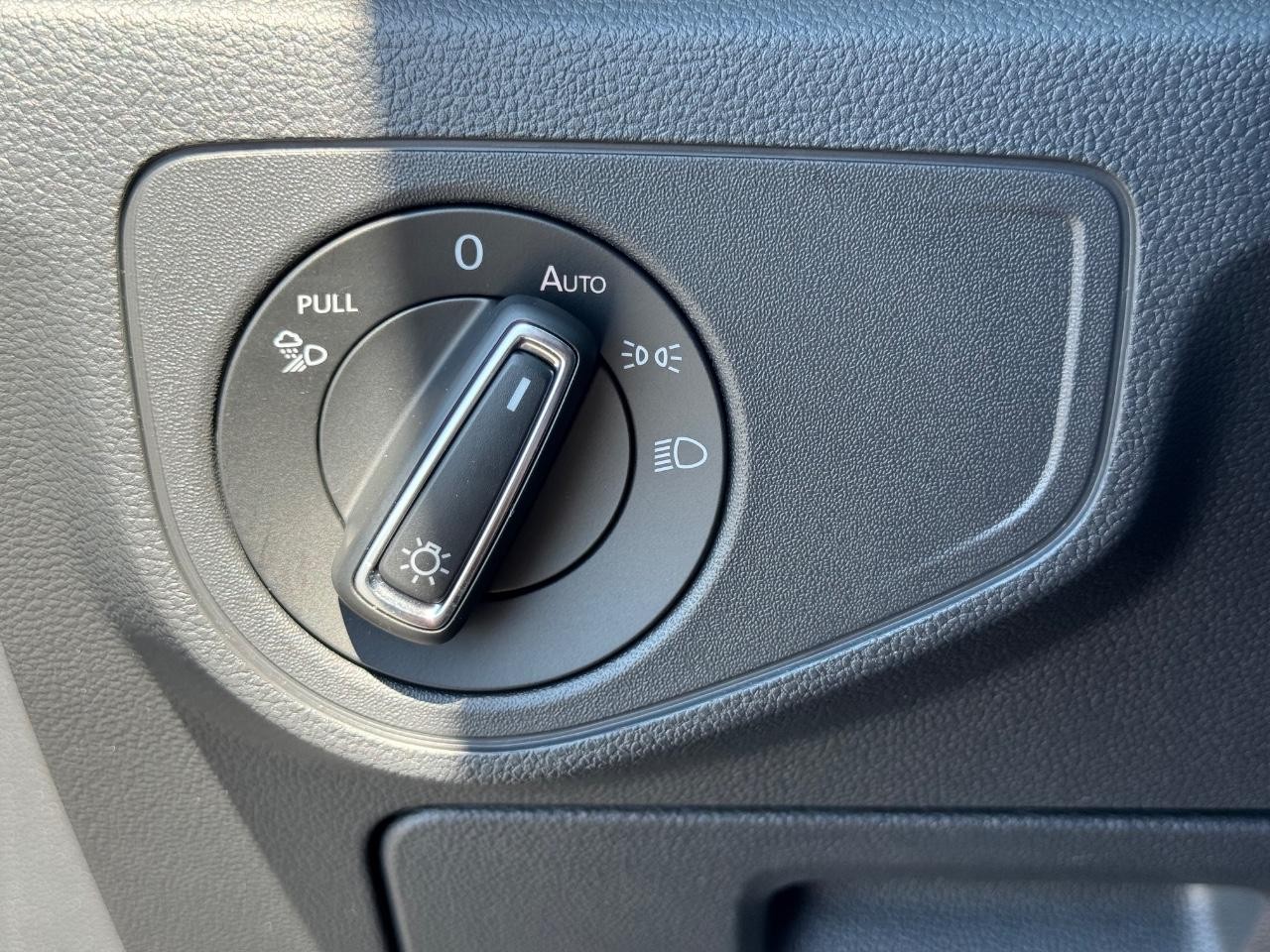 Volkswagen Atlas Vehicle Full-screen Gallery Image 24