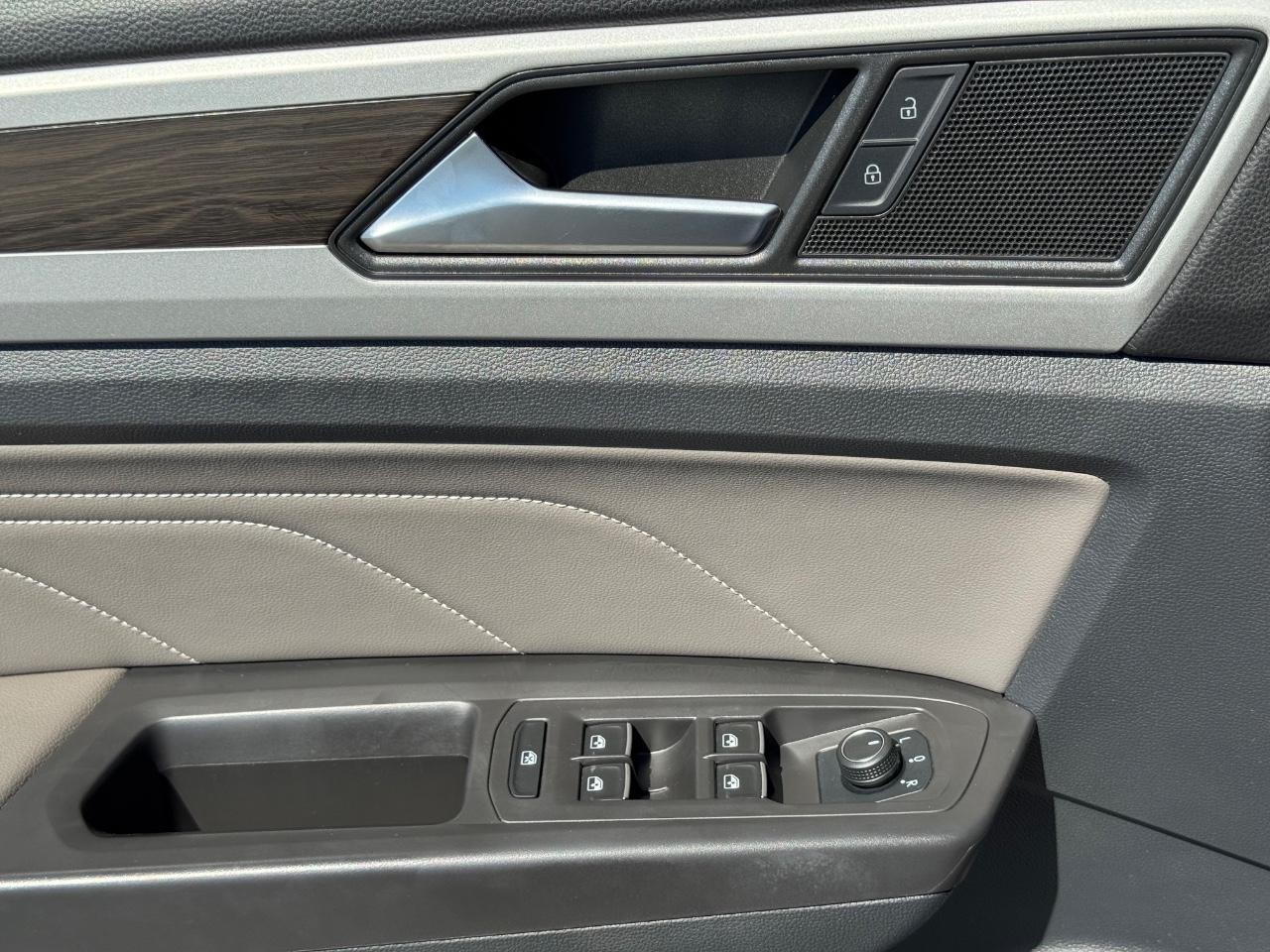 Volkswagen Atlas Vehicle Full-screen Gallery Image 26