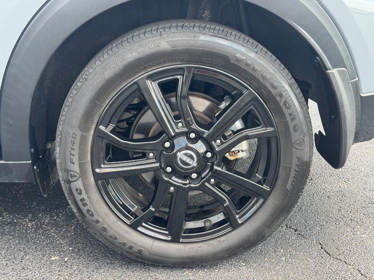 Nissan Kicks Vehicle Full-screen Gallery Image 07