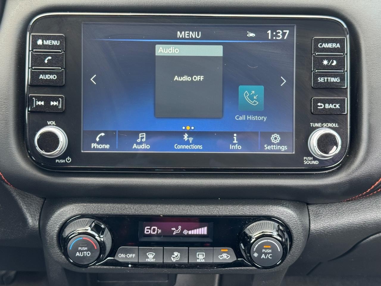 Nissan Kicks Vehicle Full-screen Gallery Image 13