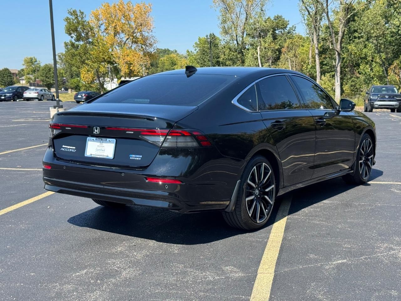 Honda Accord Hybrid Vehicle Full-screen Gallery Image 03