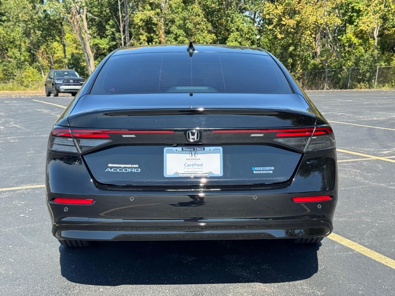 Honda Accord Hybrid Vehicle Full-screen Gallery Image 05