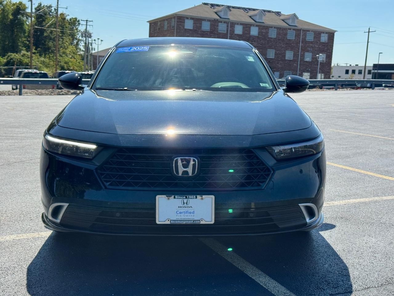 Honda Accord Hybrid Vehicle Full-screen Gallery Image 09