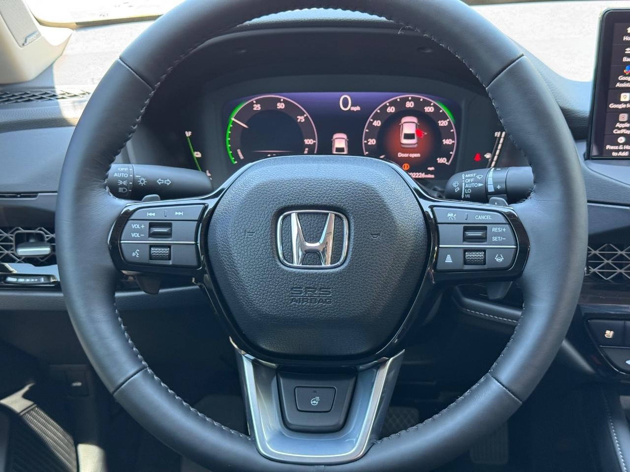 Honda Accord Hybrid Vehicle Full-screen Gallery Image 12