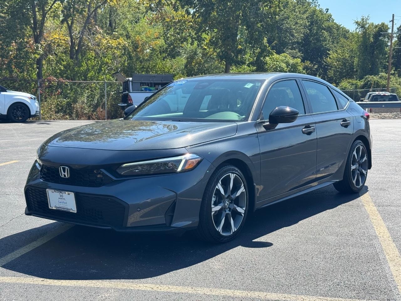 Honda Civic Hatchback Hybrid Vehicle Full-screen Gallery Image 08