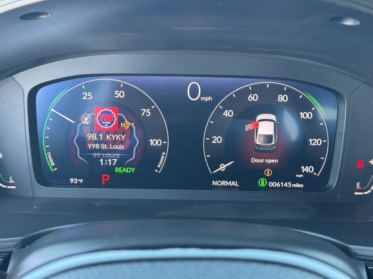 Honda Civic Hatchback Hybrid Vehicle Full-screen Gallery Image 19