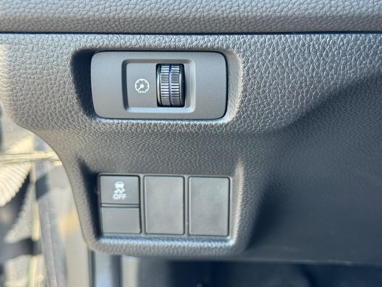 Honda Civic Hatchback Hybrid Vehicle Full-screen Gallery Image 22