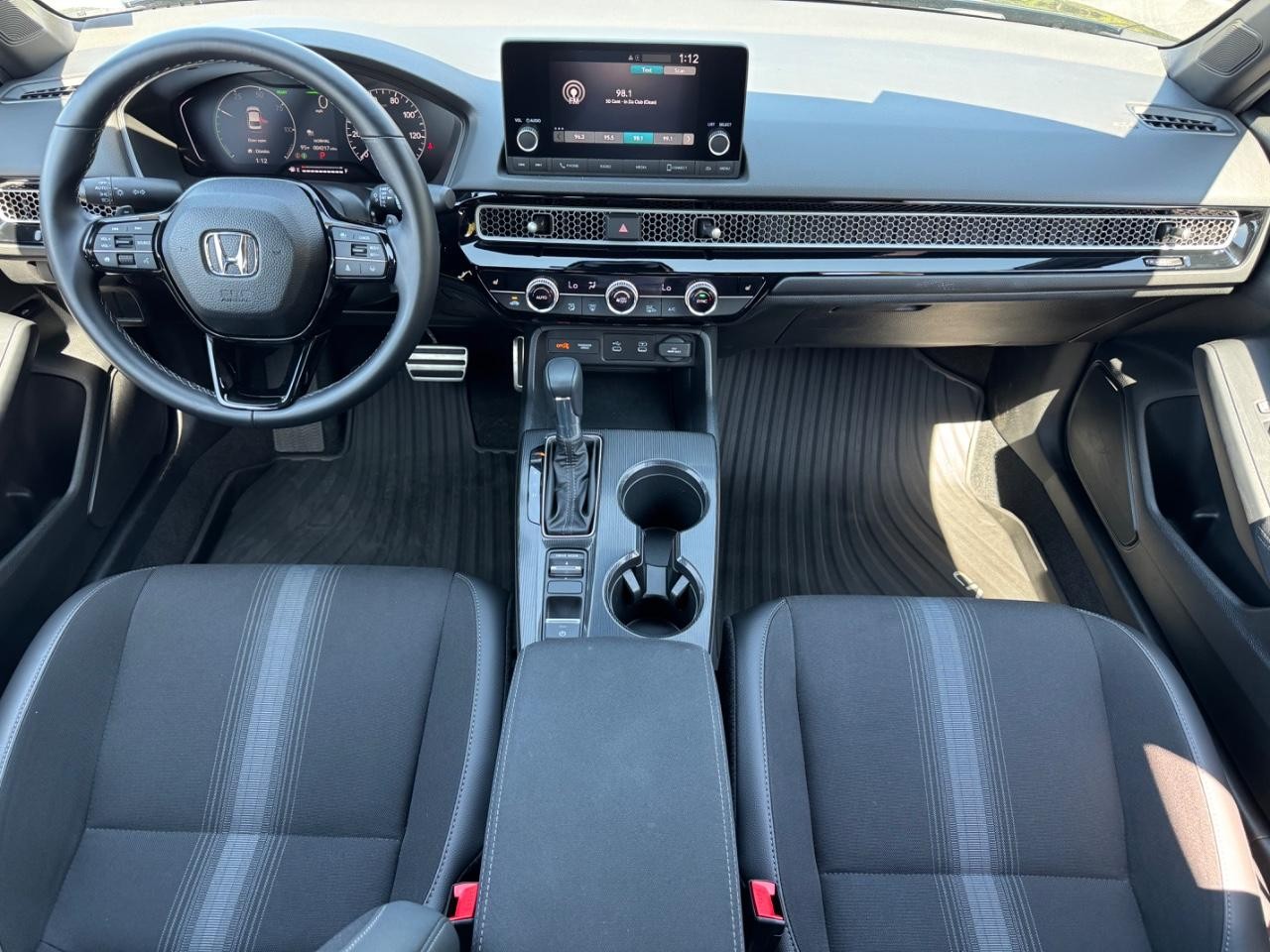 Honda Civic Sedan Hybrid Vehicle Full-screen Gallery Image 11