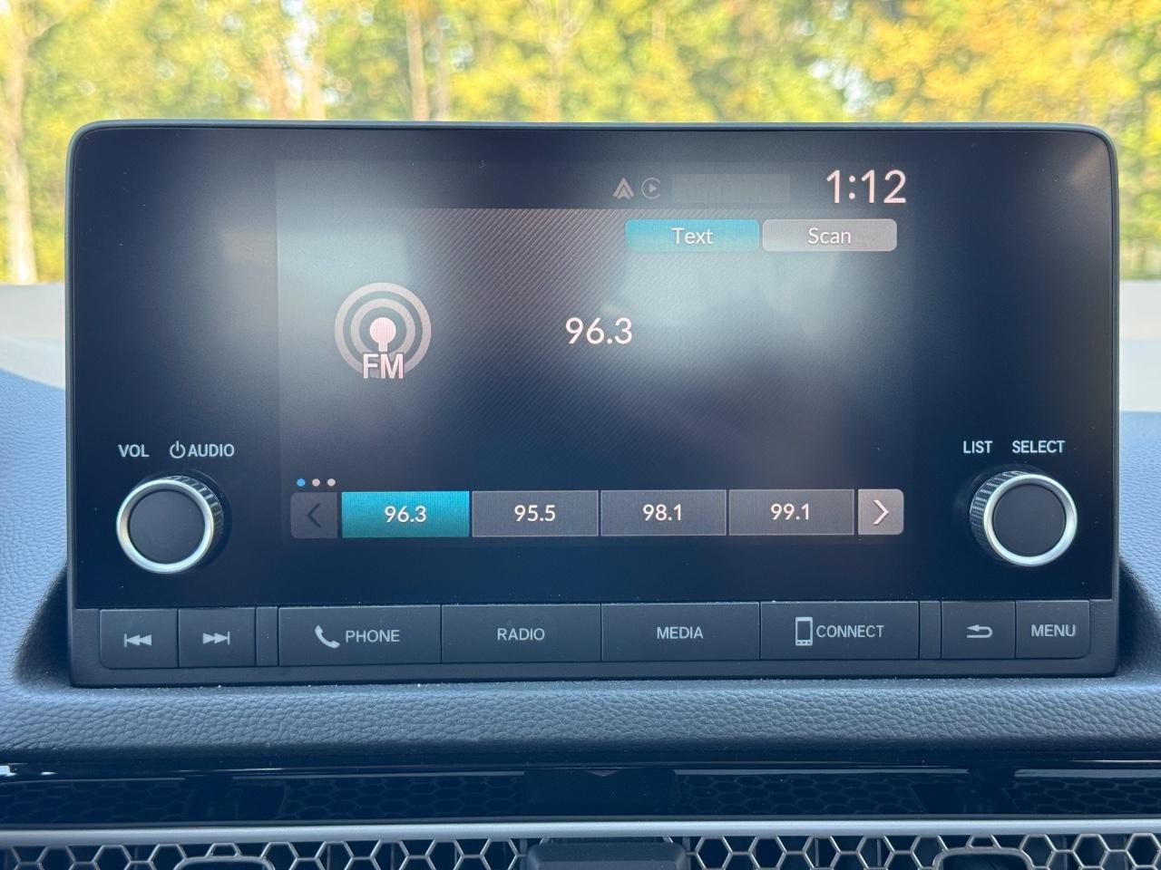 Honda Civic Sedan Hybrid Vehicle Full-screen Gallery Image 13