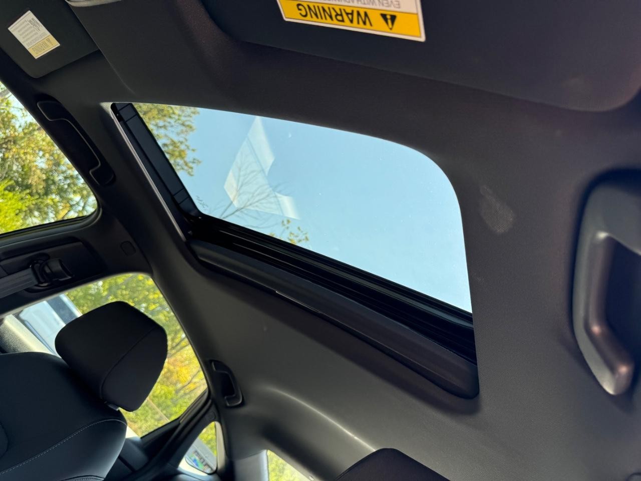 Honda Civic Sedan Hybrid Vehicle Full-screen Gallery Image 18