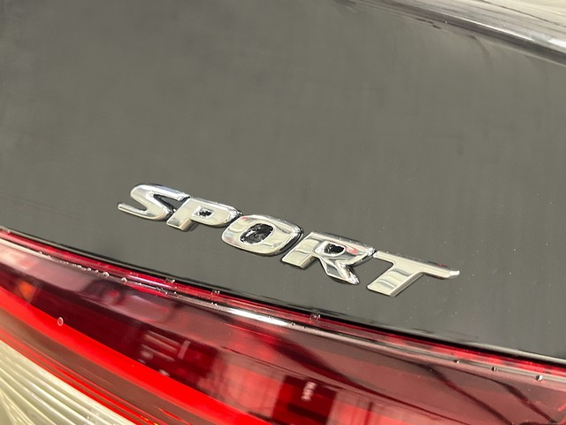 Honda Civic Sedan Hybrid Vehicle Full-screen Gallery Image 06