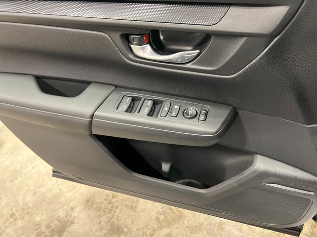 Honda CR-V Vehicle Full-screen Gallery Image 15