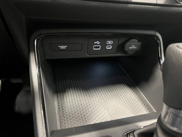 Honda CR-V Vehicle Full-screen Gallery Image 17