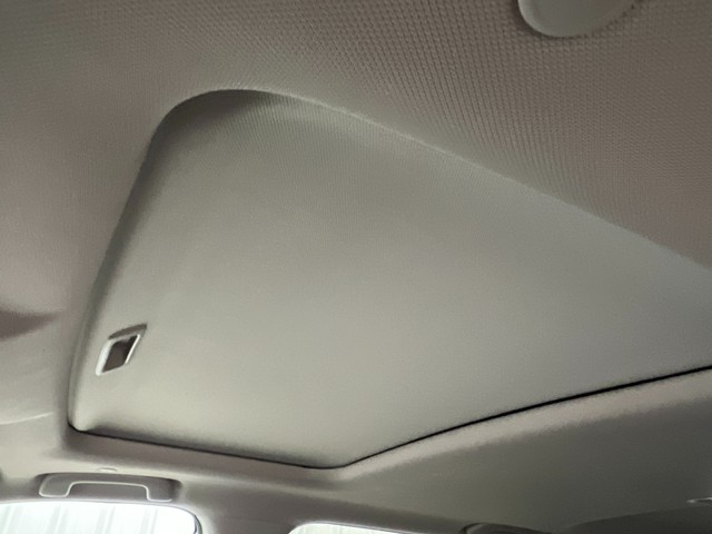 Honda CR-V Vehicle Full-screen Gallery Image 25