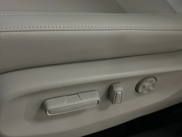 Honda Odyssey Vehicle Full-screen Gallery Image 16