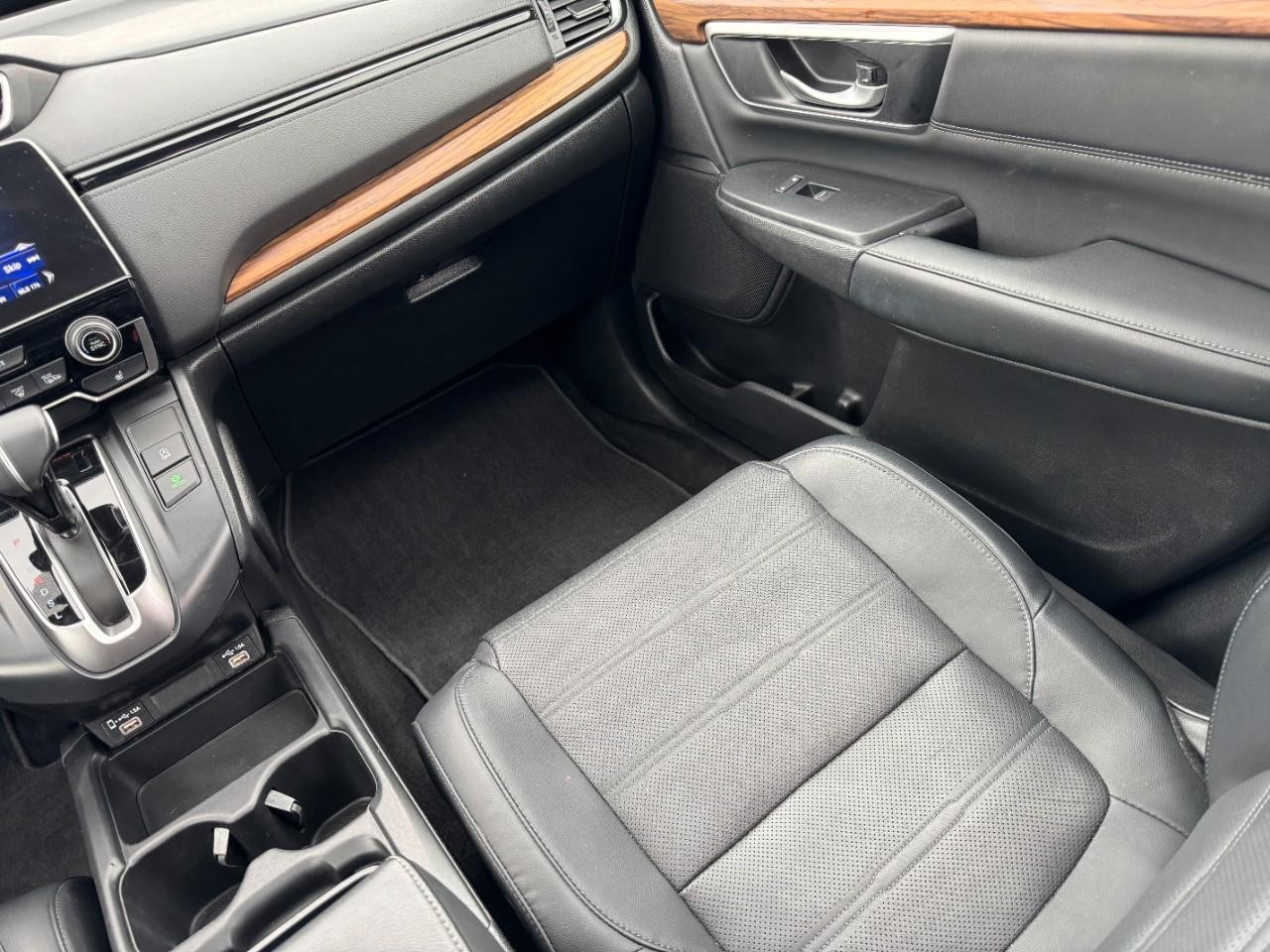 Honda CR-V Vehicle Full-screen Gallery Image 15