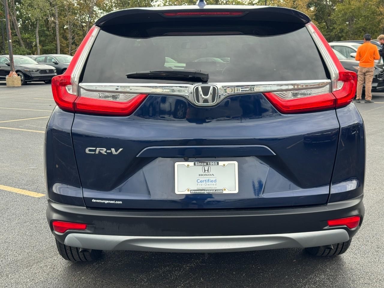 Honda CR-V Vehicle Full-screen Gallery Image 05