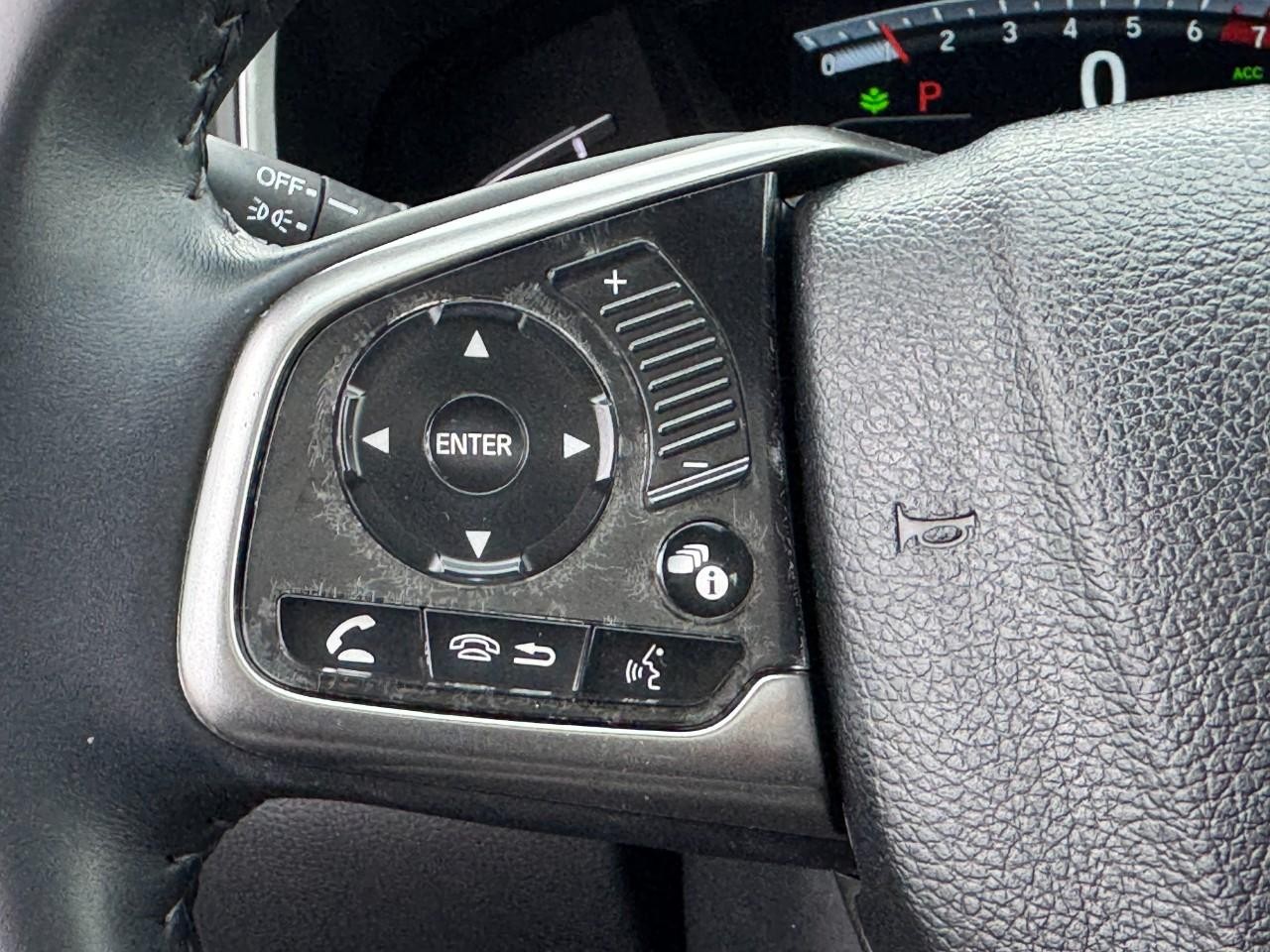 Honda CR-V Vehicle Full-screen Gallery Image 17