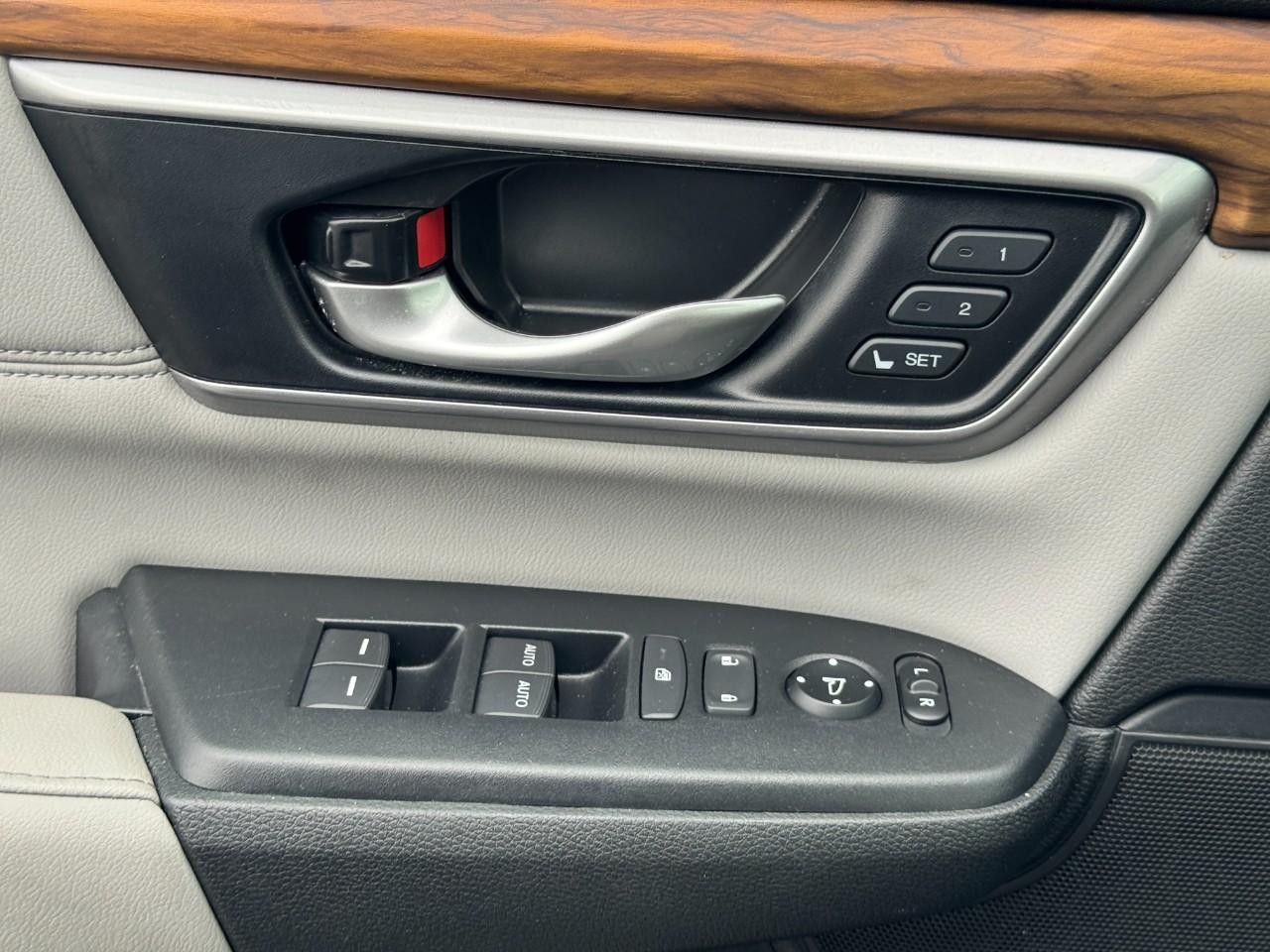 Honda CR-V Vehicle Full-screen Gallery Image 23