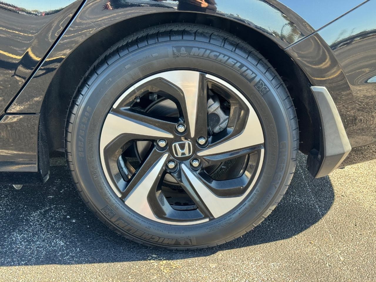 Honda Insight Vehicle Full-screen Gallery Image 07