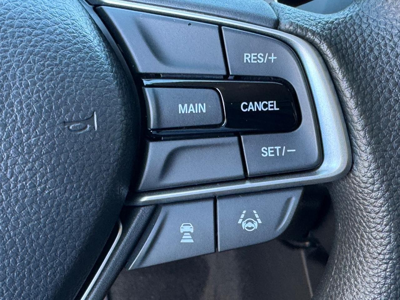 Honda Insight Vehicle Full-screen Gallery Image 19