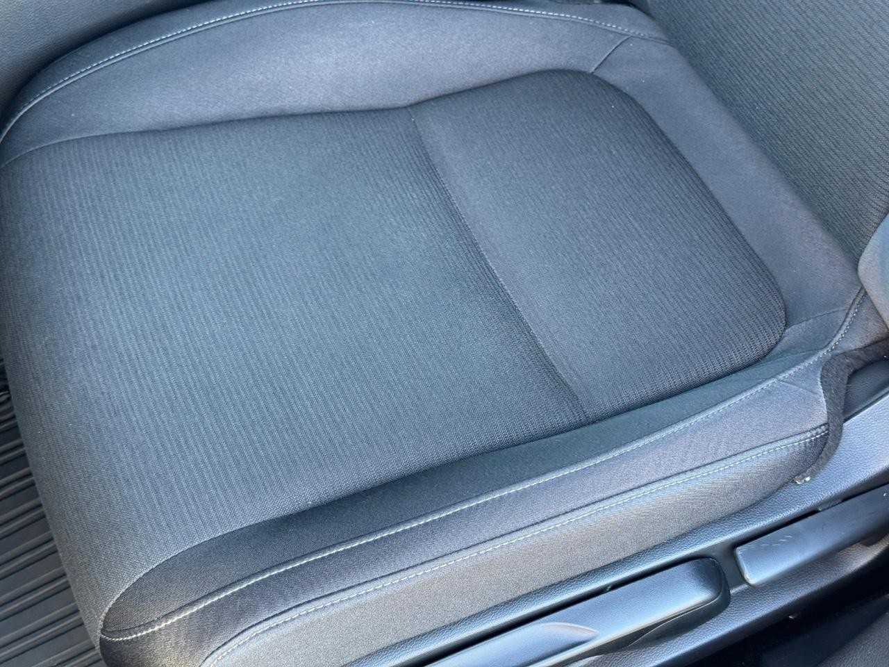 Honda Insight Vehicle Full-screen Gallery Image 23