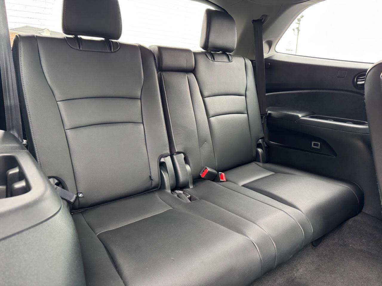 Honda Pilot Vehicle Full-screen Gallery Image 11