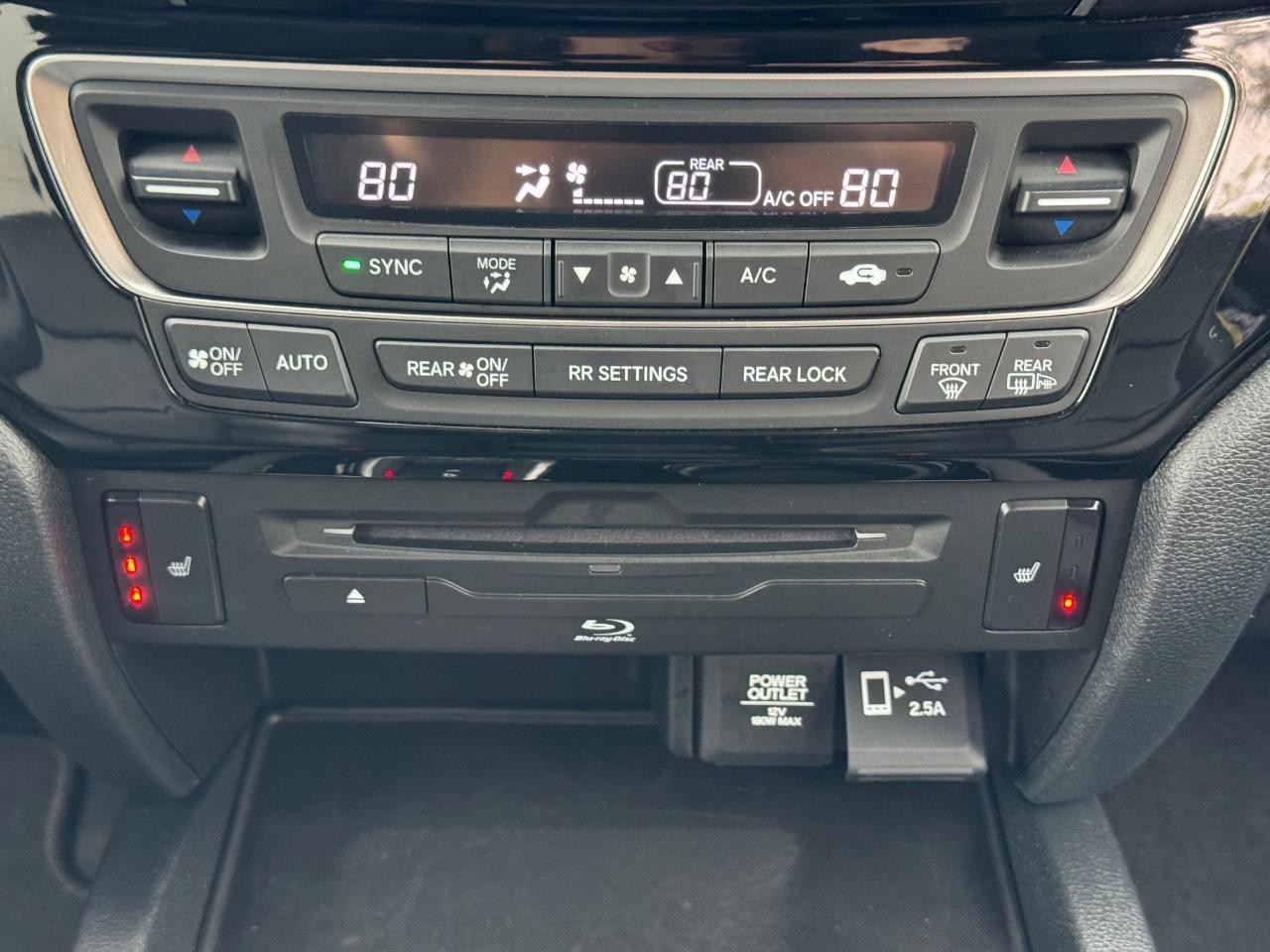 Honda Pilot Vehicle Full-screen Gallery Image 15