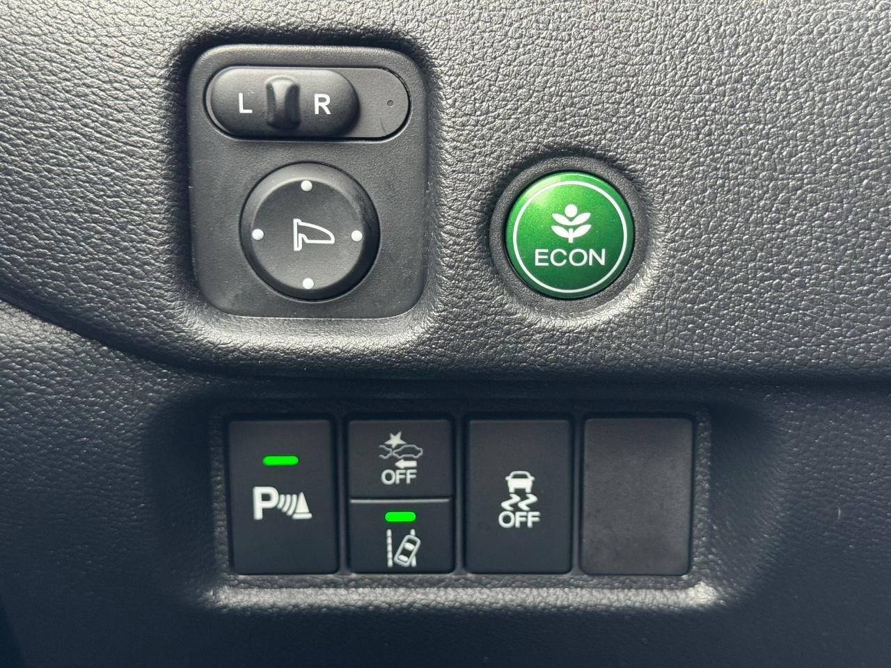 Honda Pilot Vehicle Full-screen Gallery Image 25