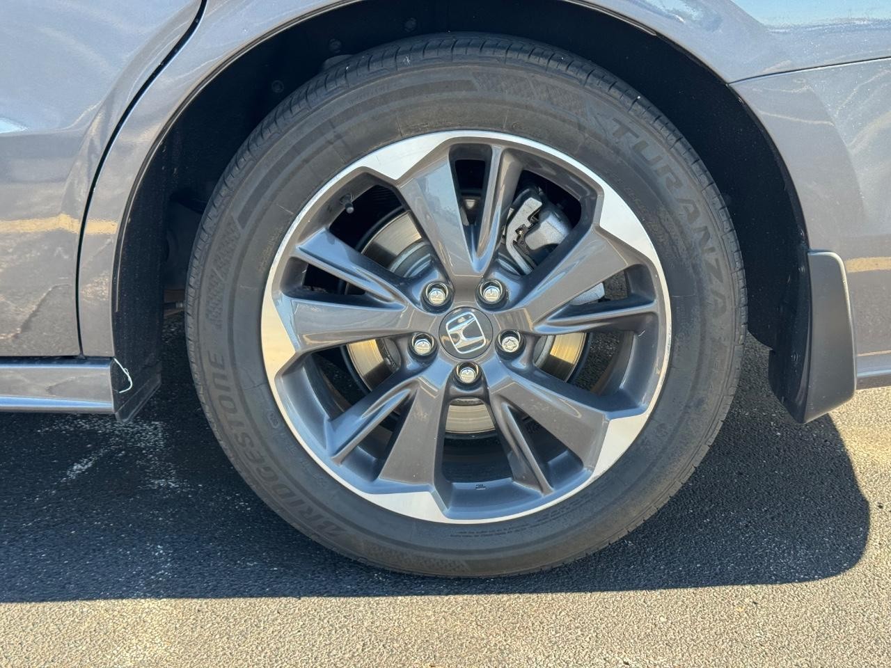 Honda Odyssey Vehicle Full-screen Gallery Image 07