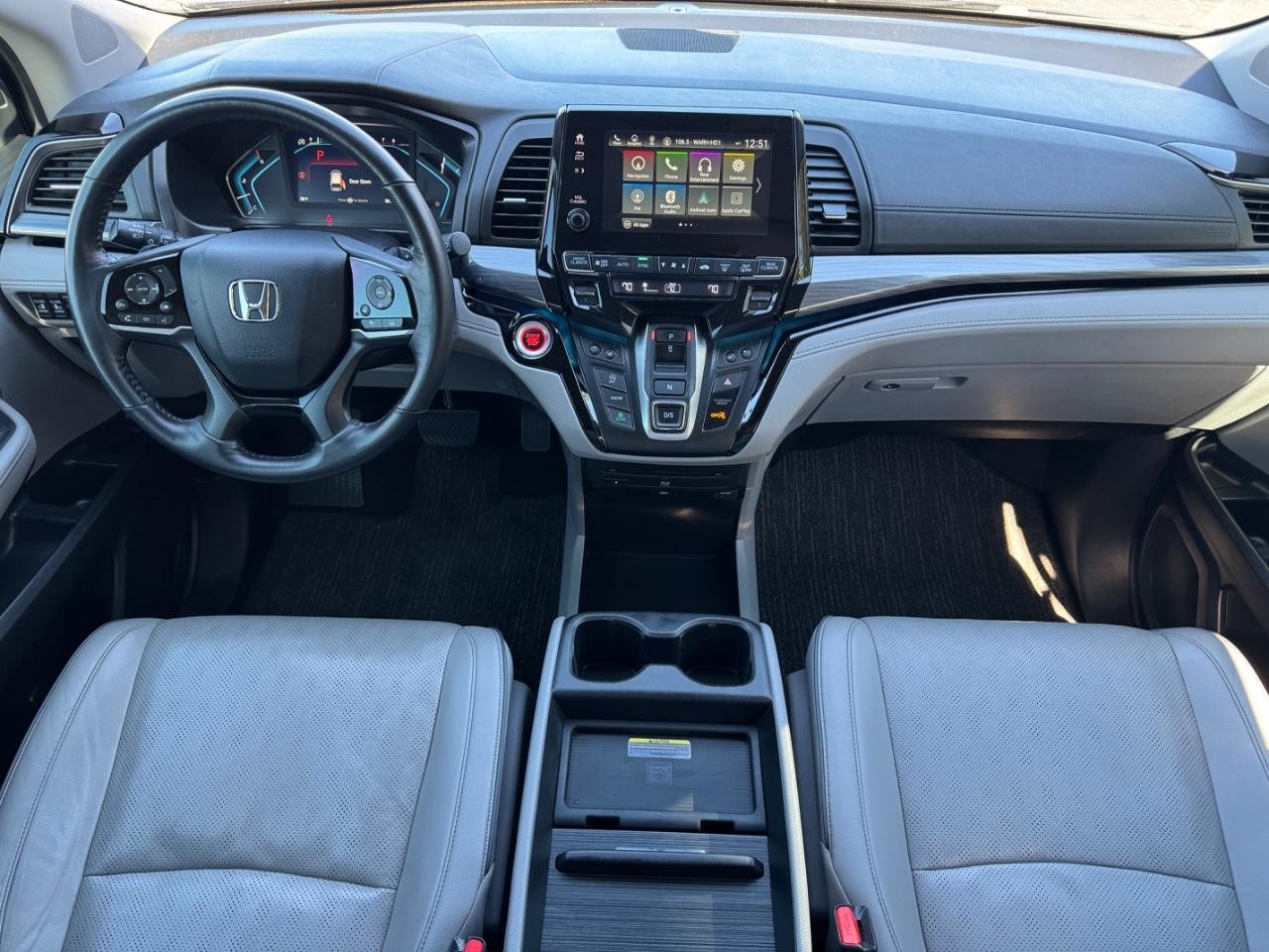 Honda Odyssey Vehicle Full-screen Gallery Image 12